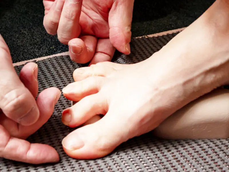 足指ほぐし